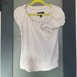 American eagle gray t shirt with bow accent